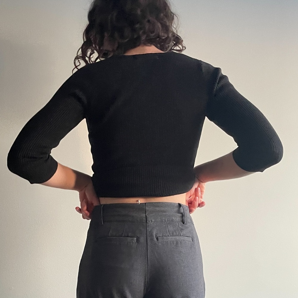Black Ribbed Vneck - Picture 2 of 3